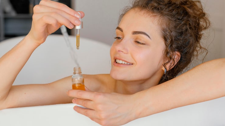 Natural Face Serum Benefits & How to Use It Daily